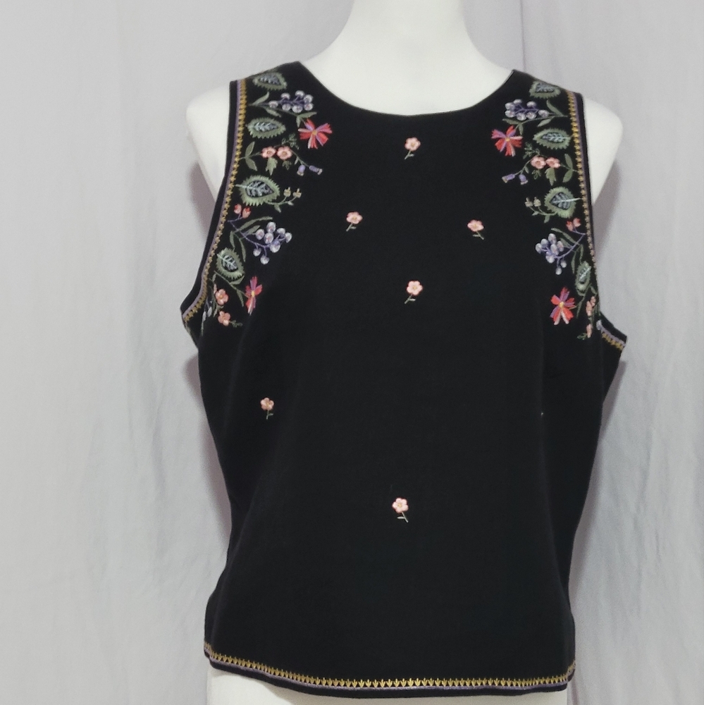🦜🦜3/$25. Ultra Dredd  Size 14 Black Blouse